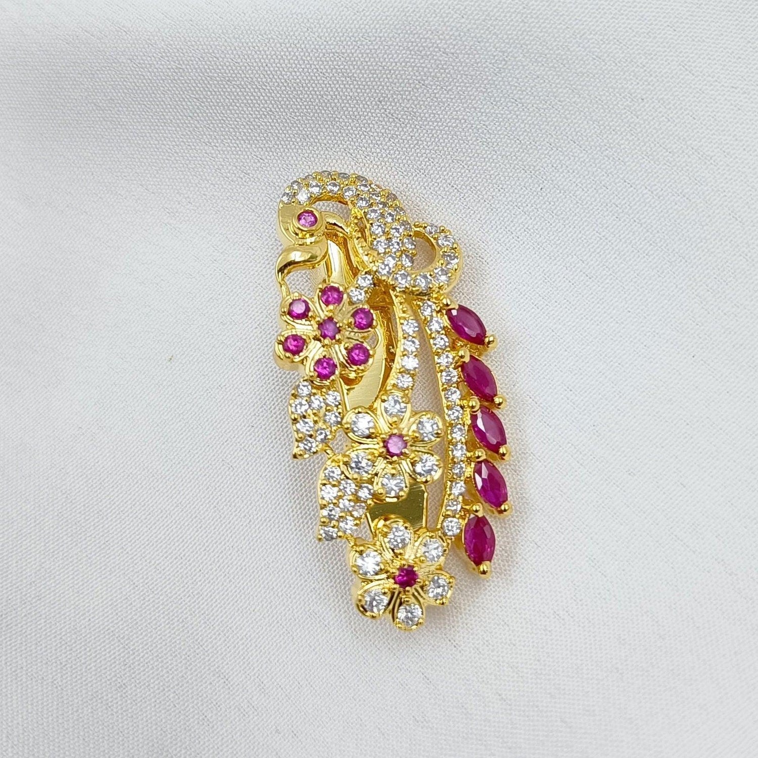 Sari Pin
