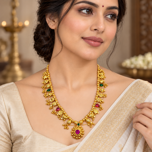 Gleaming Traditional Designer Kolhapuri Saaj