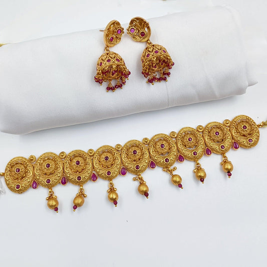 Exclusive Temple Finish Choker Set