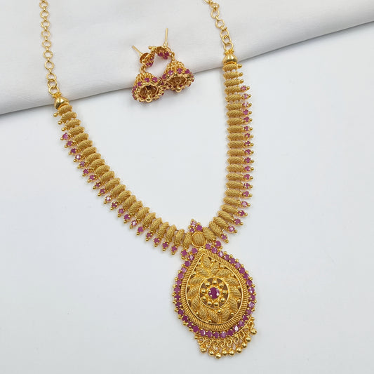 Graceful Golden Finish Necklace
