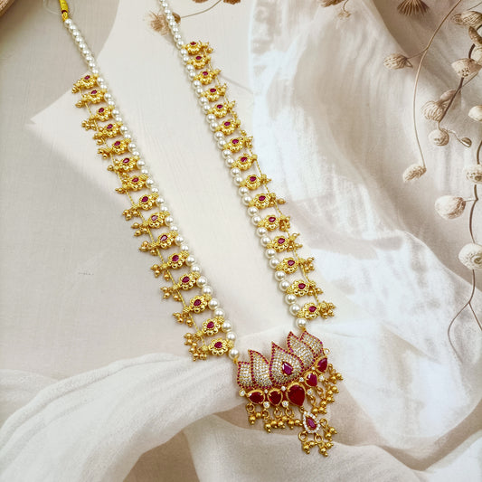Dazzling Lotus Designer Kolhapuri Saaj