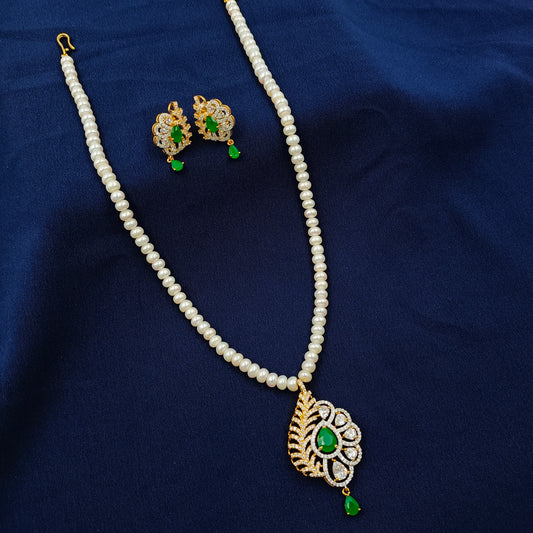 Pretty Fresh Water Pearls Designer Set