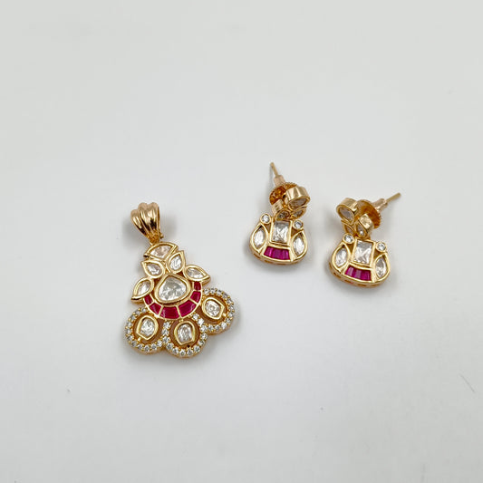 Charming Designer Trendy Pendent Set