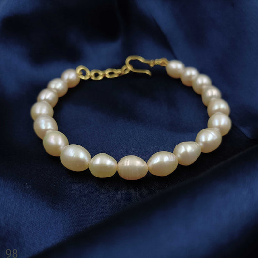 Pleasing Moti Bracelet