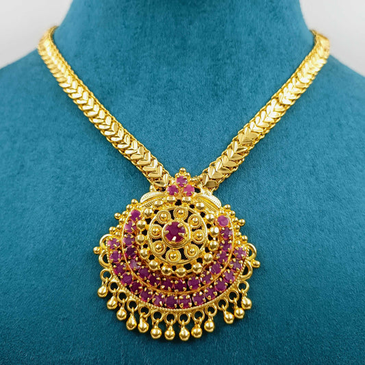 amaizing desingner neckles set