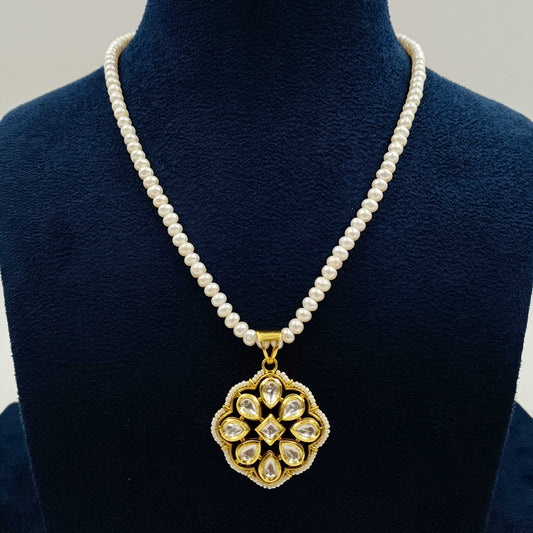 Glossy Designer Fresh Water Pearls Necklace Set