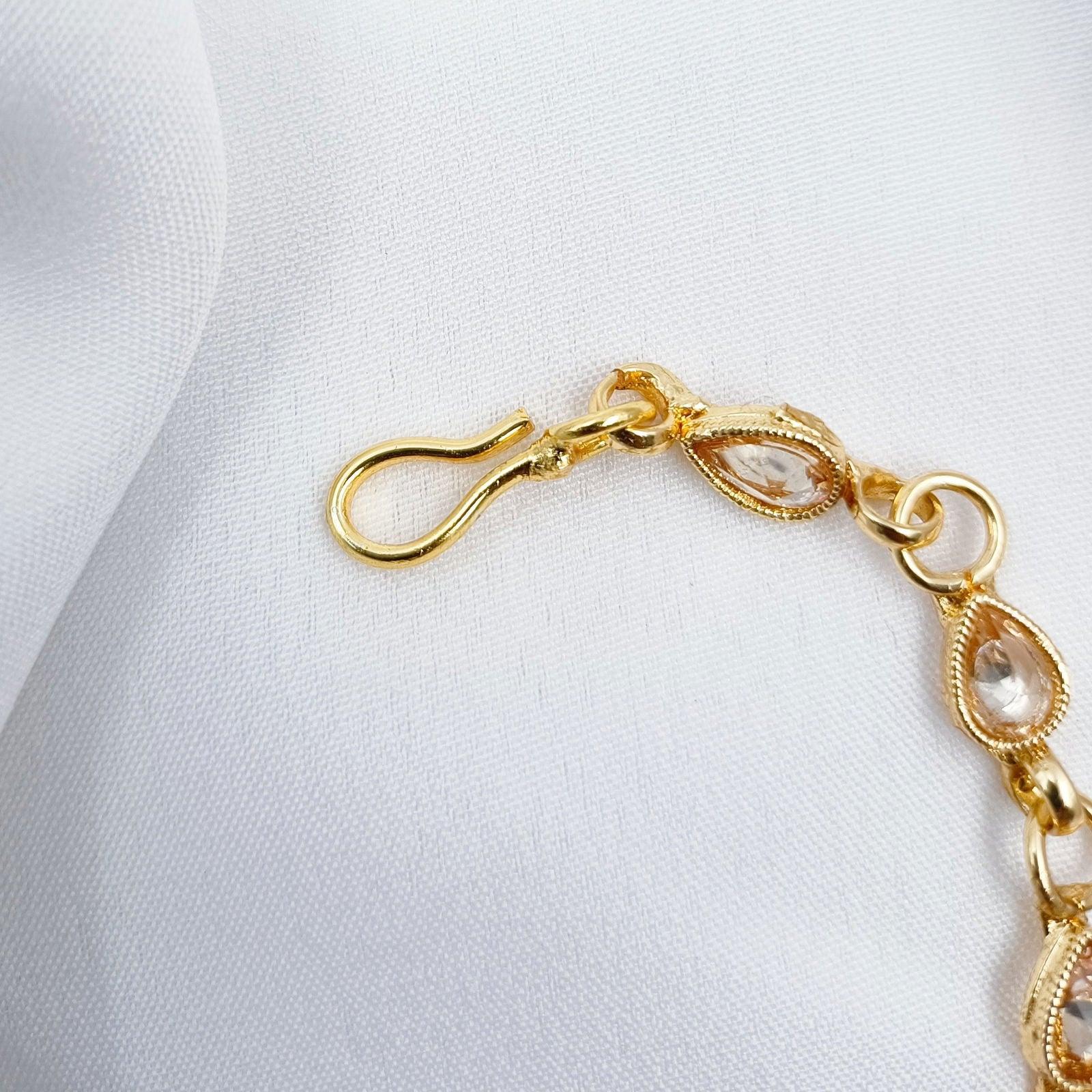 Adorable Floret Designer Mang Tikka - Shree Radhe Pearls