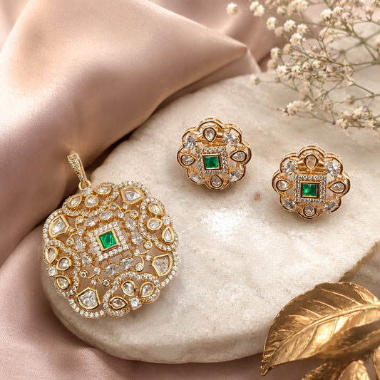 Appealing Designer Real Kundan Pendent Set