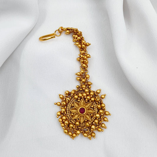 Golden Beads Studded Floret Mang Tikka