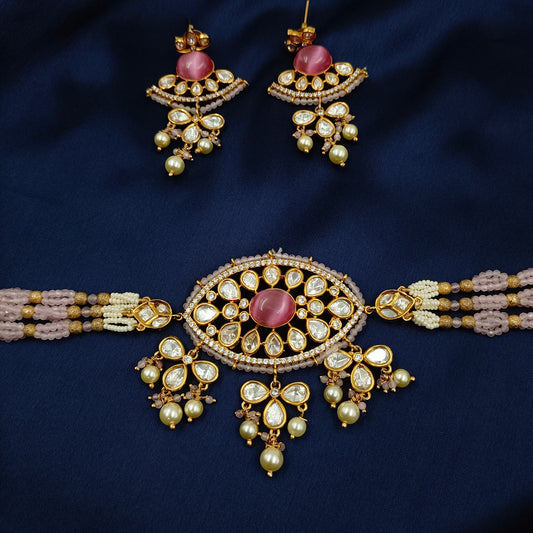 Kundan Studded Adorable Necklace Set