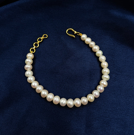 Pleasing Fresh Water Pearls Designer Bracelet