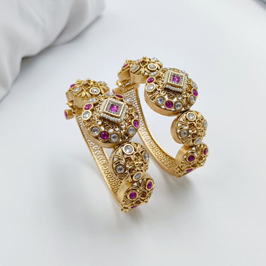 Trendy Floret Designer Kada