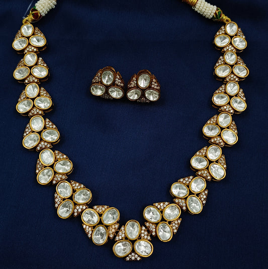 Adorable Antique Finish Floret Designer Kundan Necklace Set