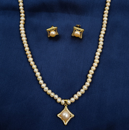 Gleaming Designer Fresh Water Pearls Necklace Set