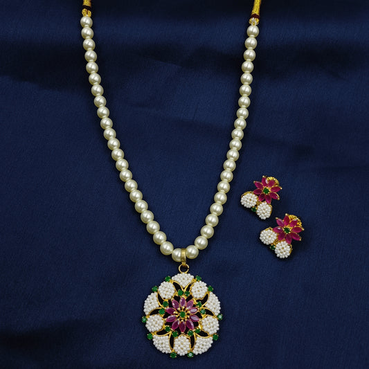 Gleaming Flower Designer Pearl Set