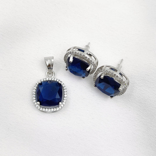 Enthrall Square Designer Pendent Set