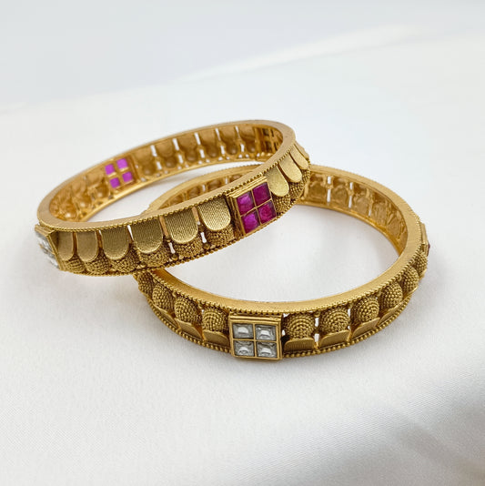 Square Shaped Designer Rajwadi Finish Bangles