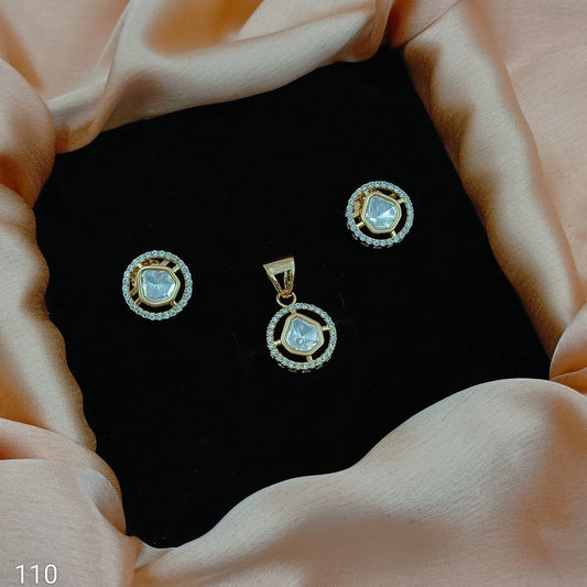 Dainty Designer Pendent Set