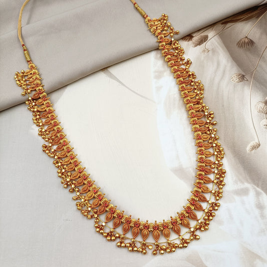 Alluring Traditional Designer Kolhapuri Saaj