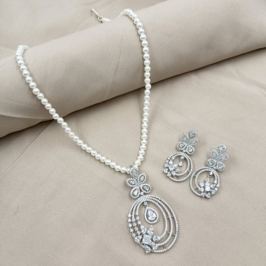 Graceful Designer Single Line Pearl Set