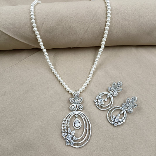 Graceful Designer Single Line Pearl Set