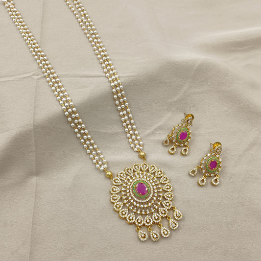 Gleaming Designer Pearl Set