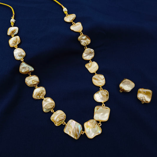 Elegant Mother Of Pearls Necklace Set