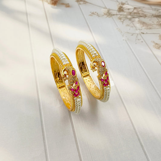 Luminous Designer Trend Pearls Bangles