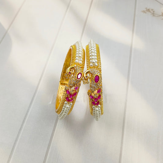 Luminous Designer Trend Pearls Bangles