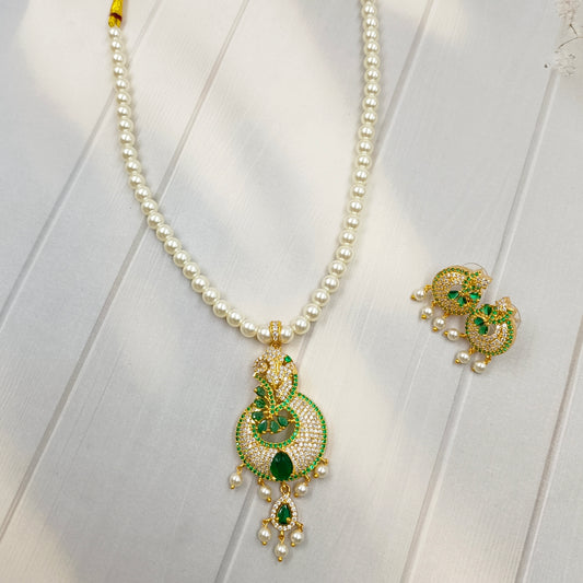 Enthrall Designer Trendy Pearls Set