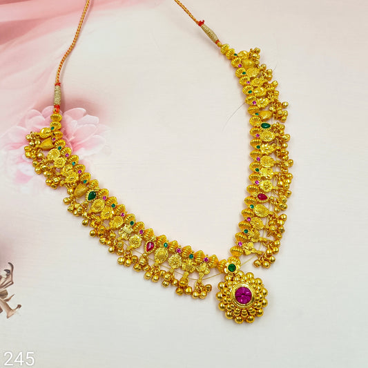 Luminous Designer Trendy Kolhapuri Saaj
