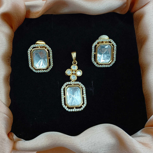 Sparkling Designer Pendent Set