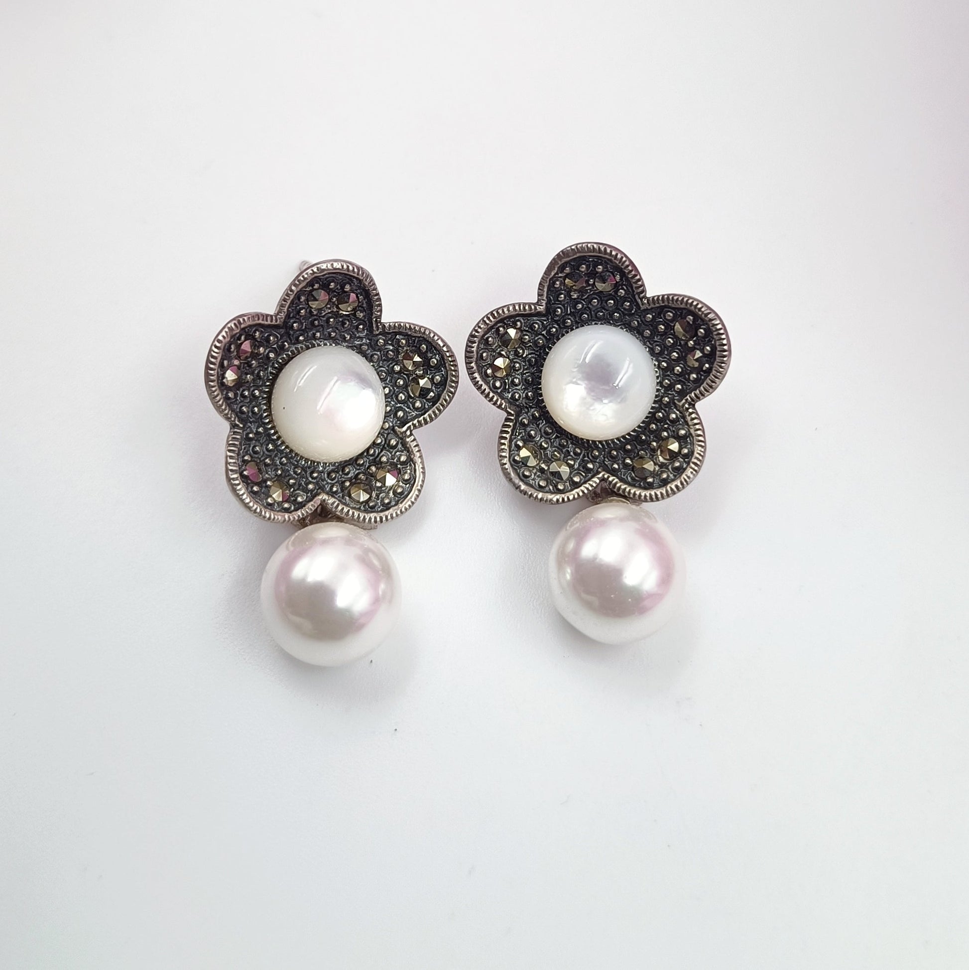 92.5 Silver Oxidize Pearl Petal Earring Shree Radhe Pearls