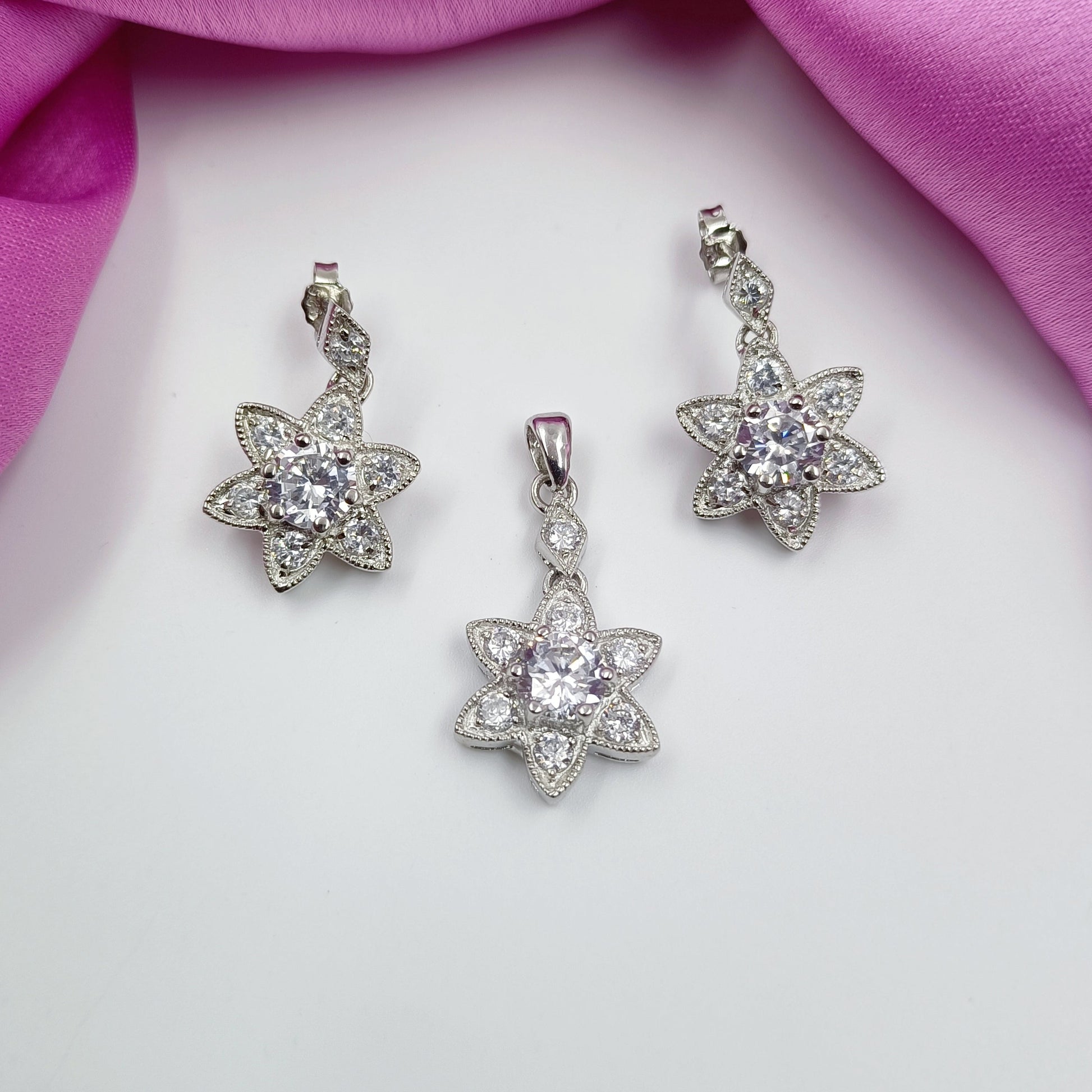 92.5 Silver Star Design Pendent Set Shree Radhe Pearls