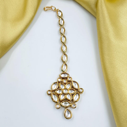 Fancy Floret Adorable Design Mang Tikka Shree Radhe Pearls