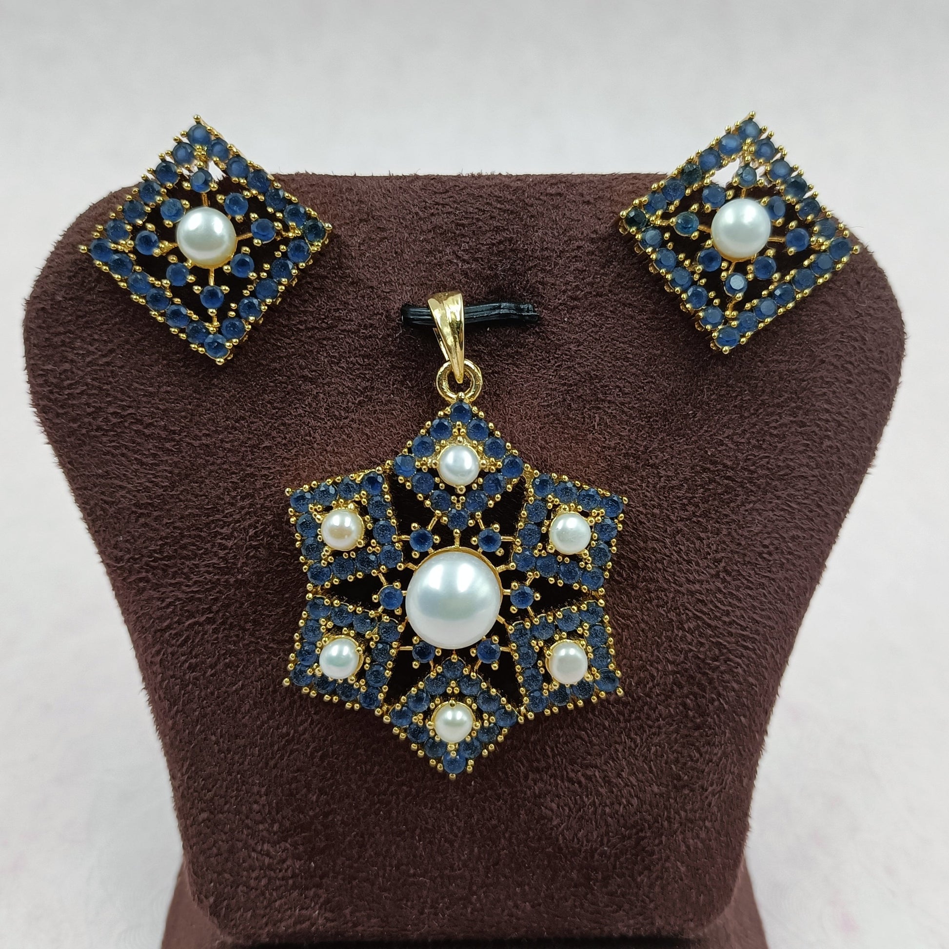 Pearls & Stone Studded Pendant Set Shree Radhe Pearls