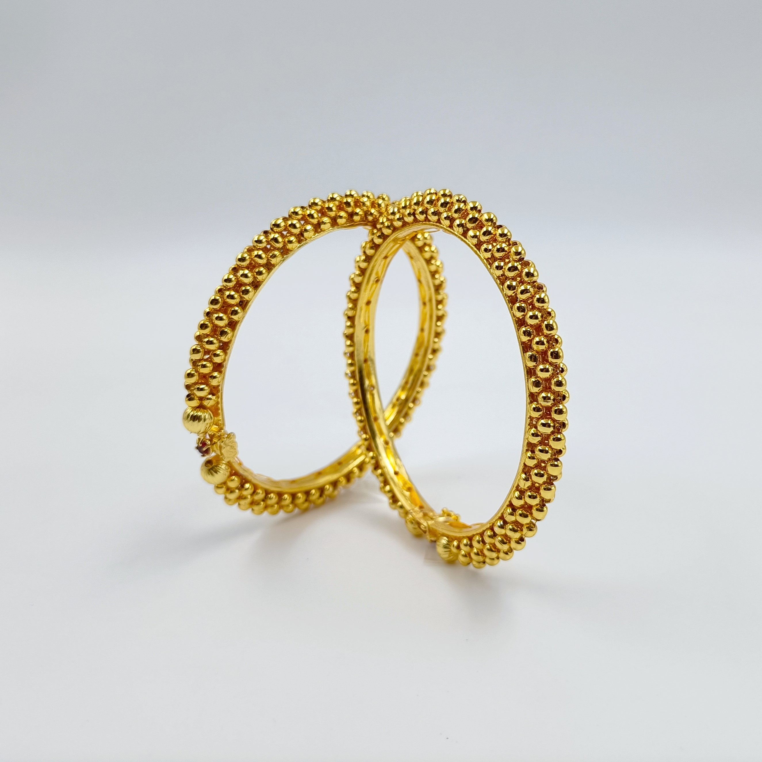 Thushi Tops/Kudi Earrings In Pearls Golden Toned – Hayagi